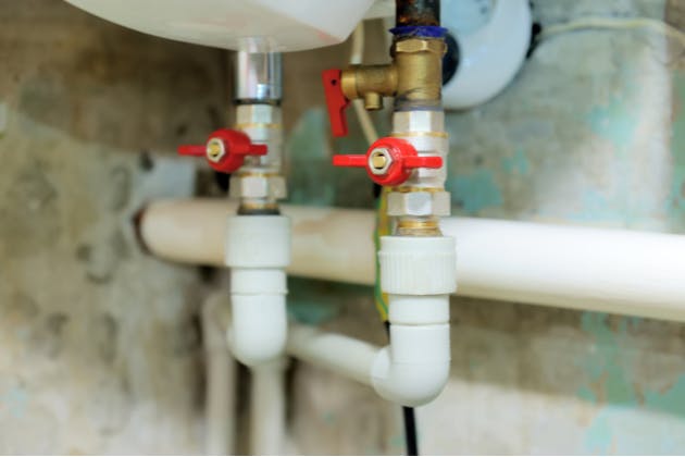 Stopcock stuck? How to free it safely and avoid leaks